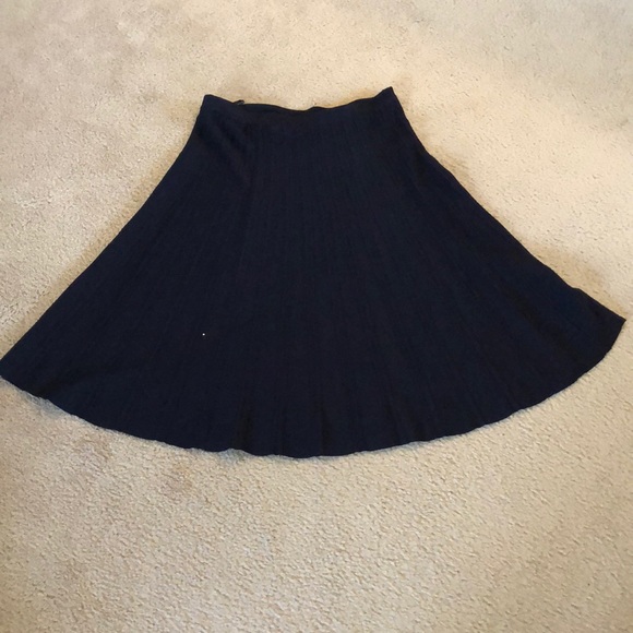 Calvin Klein Navy, cable knit skirt - Picture 1 of 2